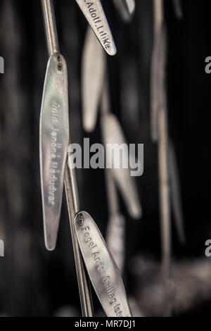 Le Saule pleureur monument de l'Holocauste qui est situé près de la Synagogue Dohany à Budapest, Hongrie. Banque D'Images