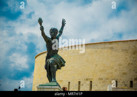 Statue du côté de la Statue de la Liberté (Statue de la Liberté) à la Citadelle sur la colline Gellert à Budapest, Hongrie. Banque D'Images