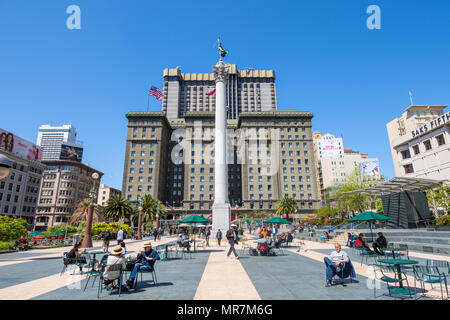 Les citadins se détendre dans Union Square, San Francisco, CA, USA. Banque D'Images