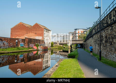 Office de verrou, Leeds Liverpool Canal, West Yorkshire, Royaume-Uni Banque D'Images