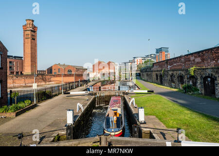 Office de verrou, Leeds Liverpool Canal, West Yorkshire, Royaume-Uni Banque D'Images