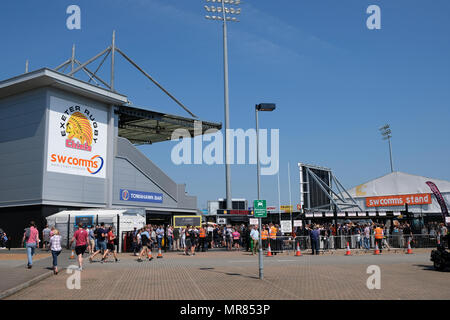 Exeter, Devon, UK - 19 mai 2018 : les chefs d'Exeter et Newcastle Falcons fans assister à l'Aviva Premiership match de demi-finale à Sandy Park à Exeter, UK Banque D'Images