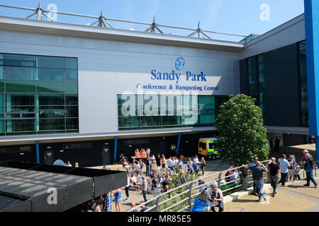 Exeter, Devon, UK - 19 mai 2018 : les chefs d'Exeter et Newcastle Falcons fans assister à l'Aviva Premiership match de demi-finale à Sandy Park à Exeter, UK Banque D'Images