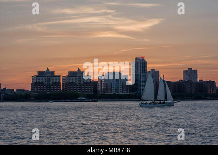 Schooner Adirondack dans le port de New York, mai 2018. Banque D'Images