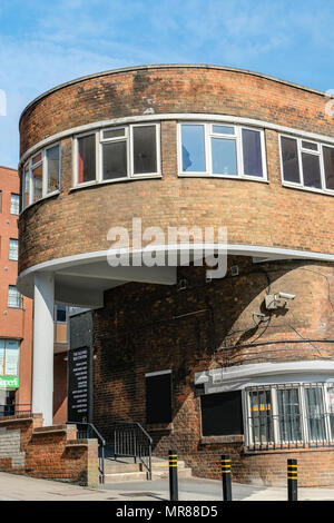 L'ancienne station de bus rouge, Vicaire Lane, Leeds Banque D'Images