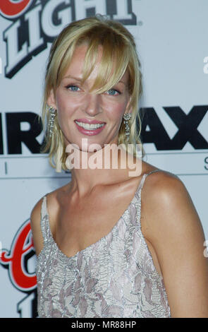 Uma Thurman au croisement "Kill Bill VOL.1 PREMIERE' au Chinese Theatre de Los Angeles. Le 29 septembre 2003. ThurmanUma41 Red Carpet Event, Vertical, USA, Cinéma, Célébrités, photographie, Bestof, Arts, Culture et divertissement, Célébrités Topix fashion / Vertical, Best of, événement dans la vie d'Hollywood, Californie - Tapis rouge et en backstage, USA, Cinéma, Célébrités, cinéma, télévision, Célébrités célébrités musique, photographie, Arts et culture, Bestof, divertissement, Topix headshot, vertical, une personne, à partir de l'an 2003, enquête tsuni@Gamma-USA.com Banque D'Images