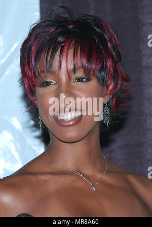 Kelly Rowland en coulisses lors de la 8e édition de la Soul Train Lady of Soul Awards, au Pasadena Civic Auditorium à Los Angeles. Août, 24, 2002. RowlandKelly36 Red Carpet Event, Vertical, USA, Cinéma, Célébrités, photographie, Bestof, Arts, Culture et divertissement, Célébrités Topix fashion / Vertical, Best of, événement dans la vie d'Hollywood, Californie - Tapis rouge et en backstage, USA, Cinéma, Célébrités, cinéma, télévision, Célébrités célébrités musique, photographie, Arts et culture, Bestof, divertissement, Topix headshot, vertical, une personne, à partir de l'an 2002, enquête tsun Banque D'Images