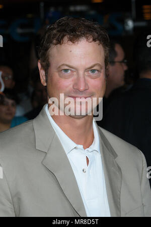 Gary Sinise arrivant à l'Apollo 13, la première à l'expérience IMAX IMAX Universelle Theatre de Los Angeles. Le 12 septembre 2002. SiniseGary01 Red Carpet Event, Vertical, USA, Cinéma, Célébrités, photographie, Bestof, Arts, Culture et divertissement, Célébrités Topix fashion / Vertical, Best of, événement dans la vie d'Hollywood, Californie - Tapis rouge et en backstage, USA, Cinéma, Célébrités, cinéma, télévision, Célébrités célébrités musique, photographie, Arts et culture, Bestof, divertissement, Topix headshot, vertical, une personne, à partir de l'an 2002, enquête tsuni-Gamma@U Banque D'Images