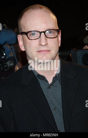 Le réalisateur Steven Soderbergh Solaris arrivant à la première au Cinerama Dome Du Pacifique à Los Angeles. Le 19 novembre 2002. SoderberghSteven33 Red Carpet Event, Vertical, USA, Cinéma, Célébrités, photographie, Bestof, Arts, Culture et divertissement, Célébrités Topix fashion / Vertical, Best of, événement dans la vie d'Hollywood, Californie - Tapis rouge et en backstage, USA, Cinéma, Célébrités, cinéma, télévision, Célébrités célébrités musique, photographie, Arts et culture, Bestof, divertissement, Topix headshot, vertical, une personne, à partir de l'an 2002, l'enquête gamma@tsuni Banque D'Images