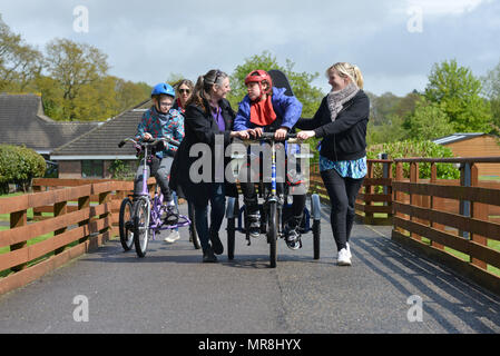 S'occupant d'enfants handicapés à Chailey Heritage Foundation, East Sussex UK Banque D'Images