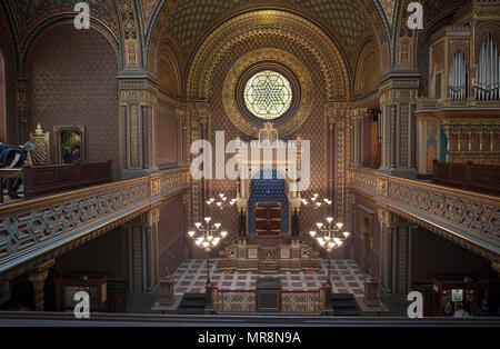 L'intérieur de la synagogue Espagnole, un style mauresque ornate temple dans la Ville Juive de Prague, République tchèque. Banque D'Images