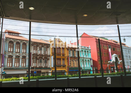 Singapour - Jan 19, 2016 scène urbaine : avec divers bâtiments colorés Banque D'Images