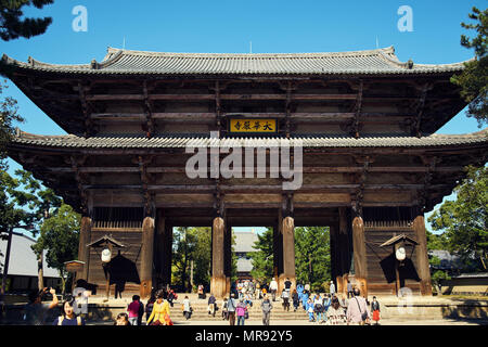 Embarquement au Temple Todai-ji à Nara au Japon Banque D'Images