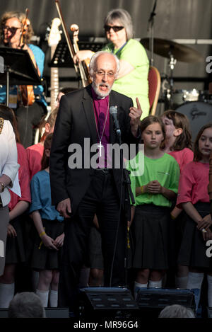 Justin Welby a rejoint l'agent en chef Ian Hopkins, Maire de Greater Manchester Andy Burnham et poète Lemn Sissay Mancunian Manchester au cours de l'ensemble concert chorale se souvenir des victimes de l'arène à la bombe à Manchester, Angleterre, le 22 mai 2018. Le prince William et le Premier ministre britannique Theresa peuvent se joindre à d'autres politiciens, ainsi que les membres de la famille de ceux qui ont été tués, et les premiers intervenants sur les lieux de l'attaque terroriste, alors que des milliers de personnes se sont réunies à Manchester mardi sur le premier anniversaire d'une attaque terroriste dans la ville qui a laissé 22 morts. Banque D'Images