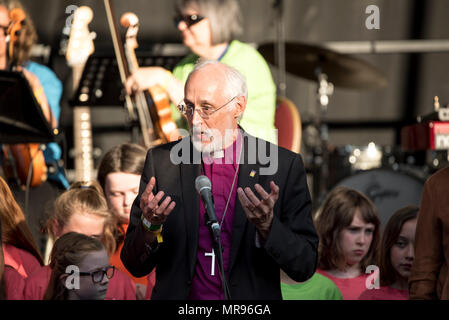 Justin Welby a rejoint l'agent en chef Ian Hopkins, Maire de Greater Manchester Andy Burnham et poète Lemn Sissay Mancunian Manchester au cours de l'ensemble concert chorale se souvenir des victimes de l'arène à la bombe à Manchester, Angleterre, le 22 mai 2018. Le prince William et le Premier ministre britannique Theresa peuvent se joindre à d'autres politiciens, ainsi que les membres de la famille de ceux qui ont été tués, et les premiers intervenants sur les lieux de l'attaque terroriste, alors que des milliers de personnes se sont réunies à Manchester mardi sur le premier anniversaire d'une attaque terroriste dans la ville qui a laissé 22 morts. Banque D'Images