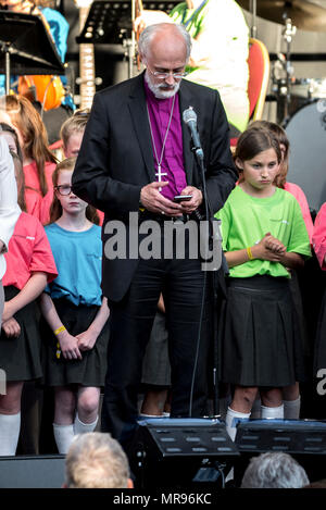 Justin Welby a rejoint l'agent en chef Ian Hopkins, Maire de Greater Manchester Andy Burnham et poète Lemn Sissay Mancunian Manchester au cours de l'ensemble concert chorale se souvenir des victimes de l'arène à la bombe à Manchester, Angleterre, le 22 mai 2018. Le prince William et le Premier ministre britannique Theresa peuvent se joindre à d'autres politiciens, ainsi que les membres de la famille de ceux qui ont été tués, et les premiers intervenants sur les lieux de l'attaque terroriste, alors que des milliers de personnes se sont réunies à Manchester mardi sur le premier anniversaire d'une attaque terroriste dans la ville qui a laissé 22 morts. Banque D'Images