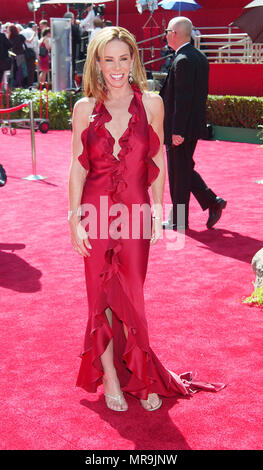 Melissa Rivers arrive à la 54th Annual Primetime Emmy Awards au Shrine Auditorium le 22 septembre 2002 à Los Angeles, CA. RiversMelissa03 Red Carpet Event, Vertical, USA, Cinéma, Célébrités, photographie, Bestof, Arts, Culture et divertissement, Célébrités Topix fashion / Vertical, Best of, événement dans la vie d'Hollywood, Californie - Tapis rouge et en backstage, USA, Cinéma, Célébrités, cinéma, télévision, Célébrités célébrités musique, photographie, Arts et culture, Bestof, divertissement, Topix, vertical, une seule personne, à partir de l'année 2002, enquête tsuni@Gamma-USA.c Banque D'Images