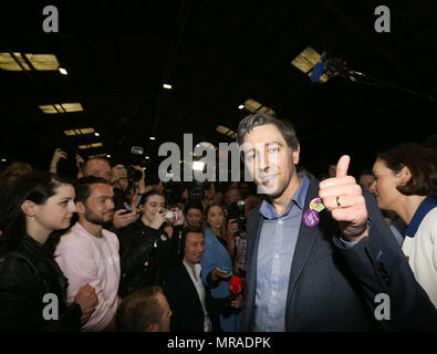 Dublin, Irlande, 26 mai 2018. Centre de comptage - RDS. Photo Ministre de la santé TD speakig Simon Harris aux médias lorsqu'ils arrivent sur le compte de Dublin Centre, à partir de l'organisation d'un référendum du 36e amendement à la Constitution, le projet de loi 2018 dans le RDS. Photo : Sam Boal/RollingNews.ie &# 38 ;&# 35;13 ; Banque D'Images