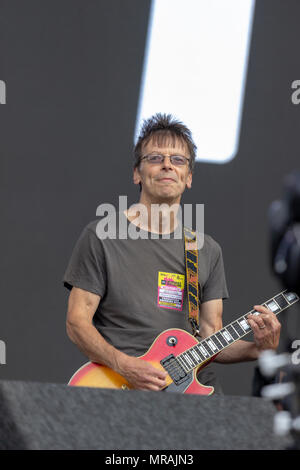 Belfast, Royaume-Uni, 26 mai 2018. Damien O'Neill s'est joint à la poser sur scène à BBC6 Musique€™Plus grand week-end à Belfastâ€™Titanic Slipway en Irlande du Nord. 26 mai 2018. Credit : Darron Mark/Alamy Live News Banque D'Images