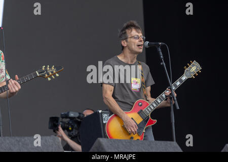 Belfast, Royaume-Uni, 26 mai 2018. Damien O'Neill s'est joint à la poser sur scène à BBC6 Music's Biggest Week-end à Belfast Titanic Slipway en Irlande du Nord. 26 mai 2018. Credit : Darron Mark/Alamy Live News Banque D'Images