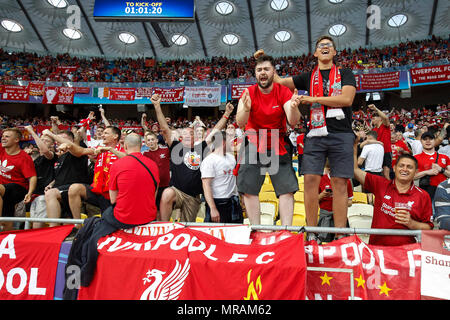 Kiev, Ukraine, le 26 mai 2018. Des fans de Liverpool avant le match de finale de la Ligue des Champions entre le Real Madrid et Liverpool au Complexe sportif national Olimpiyskiy le 26 mai 2018 à Kiev, Ukraine. (Photo de Daniel Chesterton/phcimages.com) : PHC Crédit Images/Alamy Live News Banque D'Images