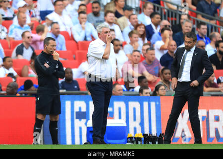 Le stade de Wembley, Londres, Royaume-Uni. 26 mai, 2018. de droit ne peut être utilisé qu'à des fins rédactionnelles. Usage éditorial uniquement, licence requise pour un usage commercial. Aucune utilisation de pari, de jeux ou d'un seul club/ligue/dvd publications. L'EFL championnat de football, éliminatoires, finale contre Aston Villa Fulham ; un triste Aston Villa Manager Steve Bruce : Action Crédit Plus Sport/Alamy Live News Banque D'Images