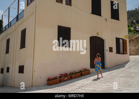 L'ancienne maison de l'auteur Lawrence Durrell à Bellapais village Kyrenia, Chypre du Nord. Durrell a écrit son célèbre livre Bitter Lemons dans la chambre. Banque D'Images