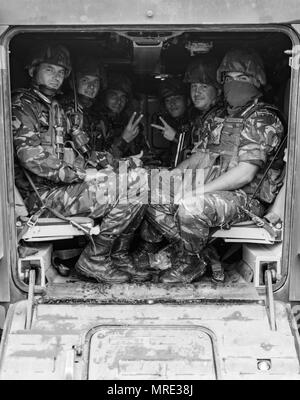 Sur la photo : des troupes roumaines et polonaises de l'intégration de la force dans la formation Cincu. L'exercice Noble Jump est un événement marquant pour l'OTAN cette année qu'il représente le premier exercice important où des forces canadiennes et leurs équipements se déplacent à travers l'Europe afin de démontrer la capacité de l'Alliance de rapidement déployer des forces partout où elles sont nécessaires pour prévenir les conflits. Banque D'Images