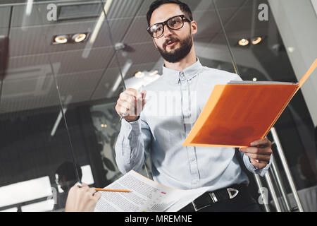 Photo de spécialiste des ressources humaines, la conduite d'une réunion et la formation du personnel. Concept de travail et formation du personnel Banque D'Images