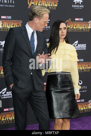 Avengers : Premiere Guerre infini qui s'est tenue à Los Angeles, Californie avec : Paul Bettany, épouse Jennifer Connelly Où : Los Angeles, California, United States Quand : 23 Avr 2018 Crédit : Adriana Barraza M./WENN.com Banque D'Images