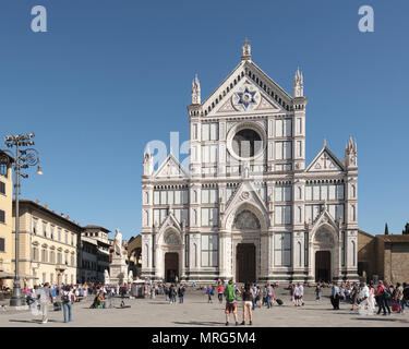 Basilique Santa Croce ; Basilique de la Sainte Croix, la Piazza de Santa Croce, Florence, Toscane, Italie, Europe ; Banque D'Images