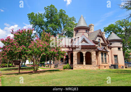 Commission d'éthique de l'État de Caroline du Nord dans la région de Capehart Crocker, maison historique construite en 1898 dans le vieux Raleigh, NC, USA Banque D'Images