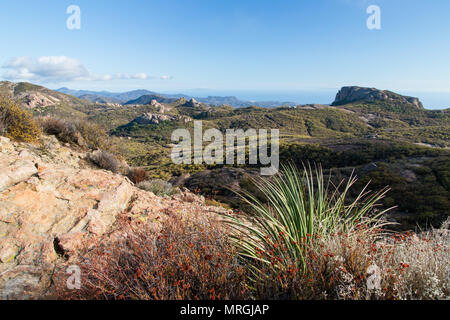 Un paysage de l'extrémité ouest de la montagnes de Santa Monica de Tri Peaks Mishe Mokwa hors sentier. Banque D'Images