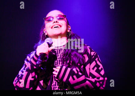 Mabel effectue au cours de la première journée de BBC Radio 1's plus grand week-end à Singleton park, Swansea. Banque D'Images