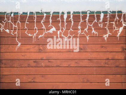 La texture en bois, fond brun avec des lampes de l'an, et décorations de Noël Banque D'Images