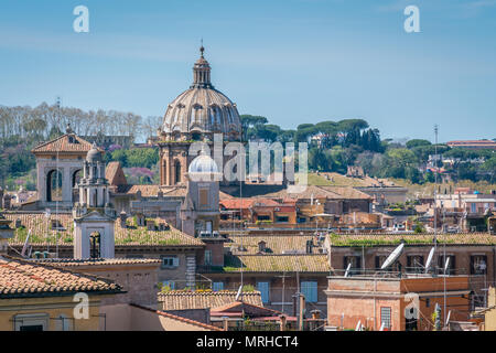 Les toits de Rome, vue panoramique depuis le monument de Vittorio Emanuele II à Rome, Italie. Banque D'Images