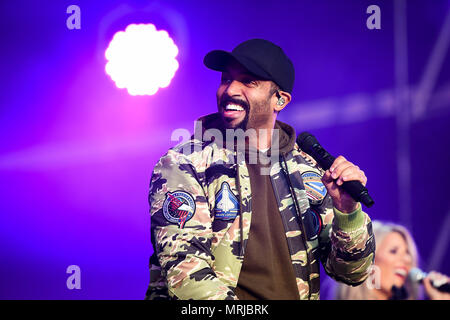 Craig David effectue au cours de la première journée de BBC Radio 1's plus grand week-end à Singleton park, Swansea. Banque D'Images