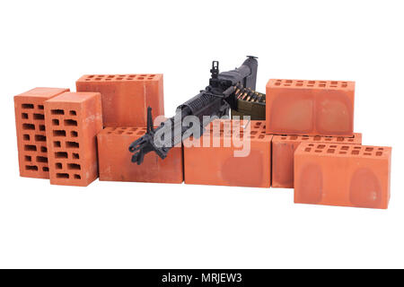 M60 machine gun avec amminition tape isolated on white Banque D'Images