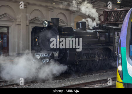 Ballarat, Victoria, Australie 27 mai 2018 - UN Weekend-The Patrimoine Ballarat2 986 Class Locomotive à vapeur a été la présentation et de l'exploitation dans le temps avec un 45 minutes de vapeur par les faubourgs de Ballarat à bord du lambris de bois.Les voitures A2 986 est une locomotive à vapeur jusqu'à 127 ans, ou diesel patrimoine datant des années 1950, le Crédit : brett keating/Alamy Live News Banque D'Images