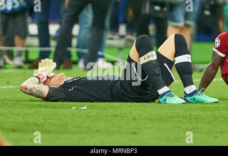 Finale de la Ligue des Champions, football, Kiev, 26 mai 2018, Liverpool gardien Loris KARIUS AVAIT 1 Triste, Déçu, en colère, REAL MADRID - LIVERPOOL FC 3-1 Fussball Ligue des Champions, finale, Kiev, Ukraine, le 26 mai 2018 Saison 2017 CL 2018 © Peter Schatz / Alamy Live News Banque D'Images