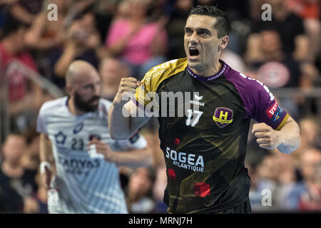 27 mai 2018, l'Allemagne, Cologne : finale de la Ligue des champions de handball, HBC Nantes vs Montpellier HB à la Lanxess Arena : Kiril Lazarov de Nantes célèbre après un but. Photo : Federico Gambarini/dpa Banque D'Images