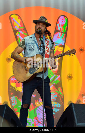 Napa, Californie, le 26 mai 2018, Michael Franti sur le bourrage à l'étape des caves 2018 BottleRock Festival à Napa en Californie, Crédit : Ken Howard/Alamy Live News Banque D'Images