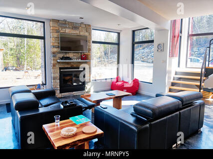 Un salon moderne dans la nouvelle maison, près de Montréal, Québec Banque D'Images