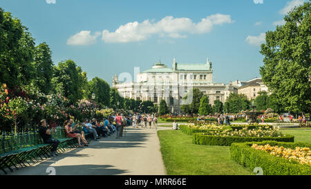 Le Volksgarten parc public à Vienne, une partie de l'Hofsburg complexe du palais. Banque D'Images