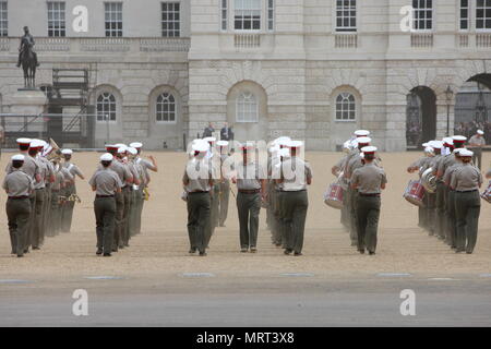 Dans la célébration du prochain jubilé de diamant de la bande Royale pratique sur la place, Londres. 1 juin 2012 --- Image par © Paul Cunningham Banque D'Images