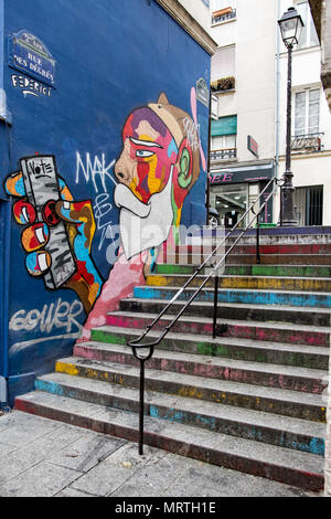 Street art graffiti colorés de murales dans Paris Banque D'Images