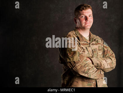 Le s.. Tyler Chronister, 791e Escadron des Forces de sécurité de missiles membre de la force de réaction, est une force de réaction de convoi superviseur qui effectue des mouvements de convois à l'extérieur de la base. (U.S. Air Force photo/Senior Airman J.T. Armstrong) Banque D'Images