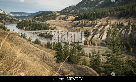 Le pont du ruisseau Sheep, près de Williams Lake, C.-B., Canada. D'un point de vue populaire le long de la route 20, aussi connue sous le Chilcotin-Bella Coola Autoroute. Banque D'Images