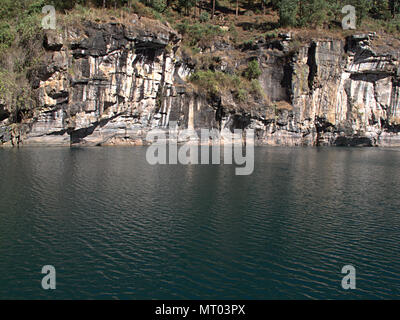 Lac volcanique Tritriva, dans le sud-ouest du centre-est de Madagascar, dans la région de Vàkinankàratra, situé près du village de Belazao, Madagascar, Afrique Banque D'Images