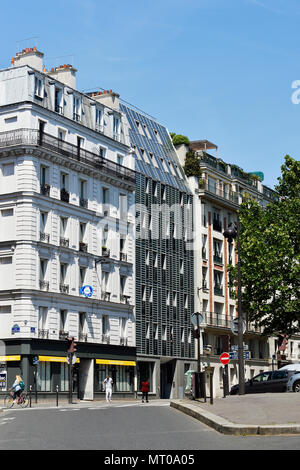 Emmaüs Solidarité résidence - panneaux solaires - Quai de Valmy - Paris - France Banque D'Images